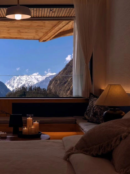 Sichuan Gongga Mountain 6-Day Adventure: Tibetan Plateau Horseback Riding, Snow Mountain Meditation, Hot Spring in the Wild