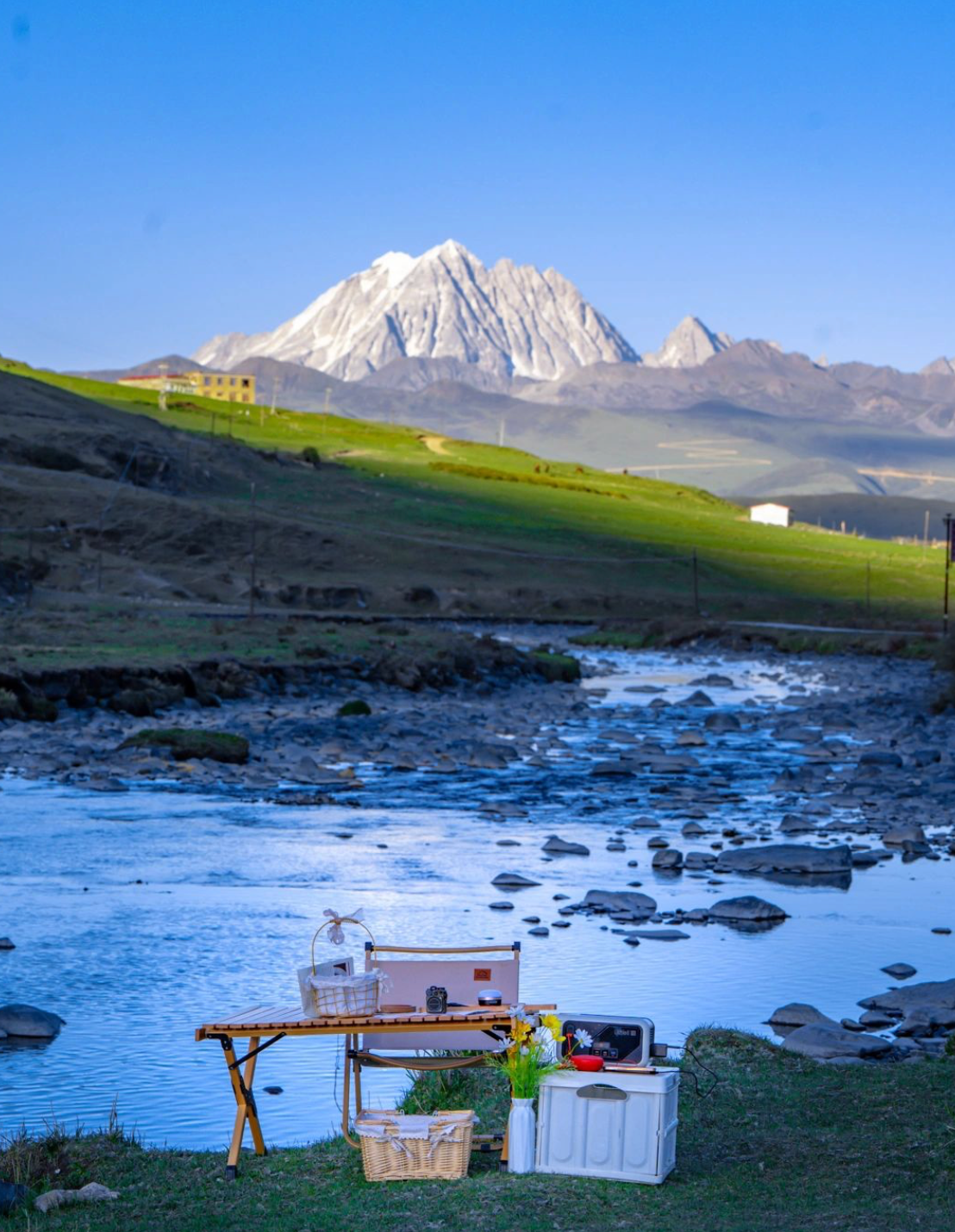 Sichuan Gongga Mountain 6-Day Adventure: Tibetan Plateau Horseback Riding, Snow Mountain Meditation, Hot Spring in the Wild